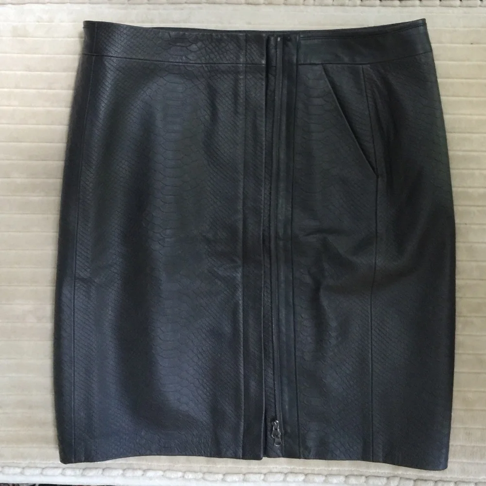 Vince black snake embossed leather skirt NWOT
